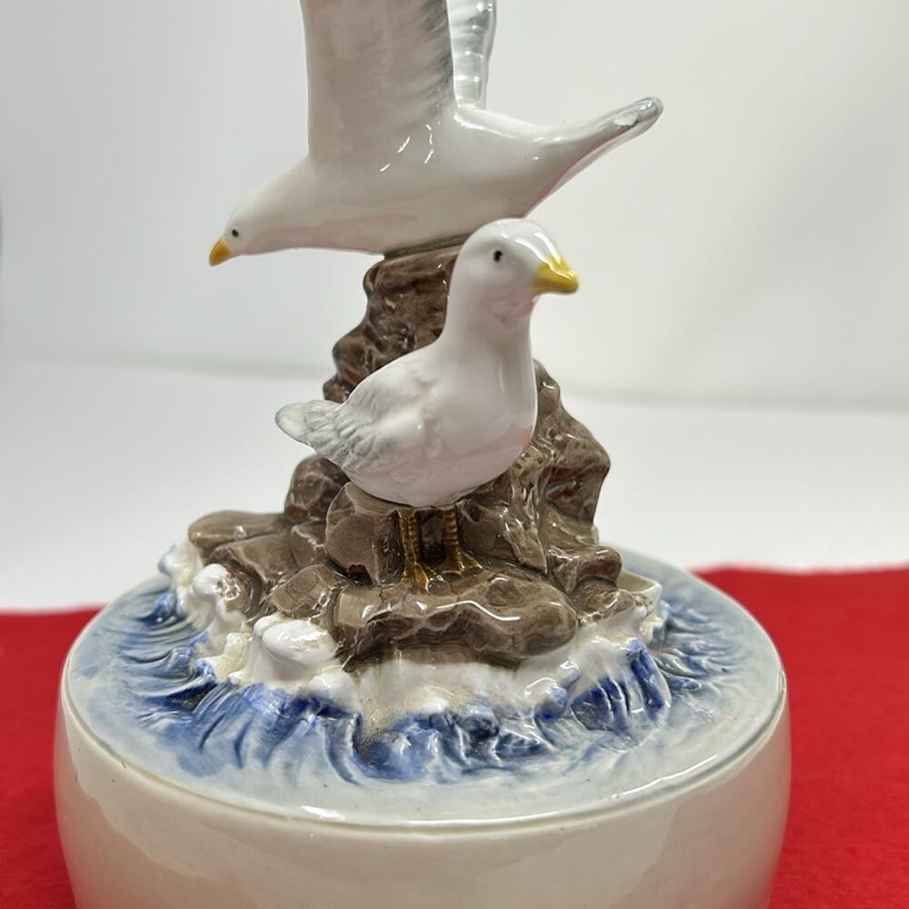 Vintage Otagiri Japan "Misty" Hand Painted Seagulls Music Box - Picture 6 of 10